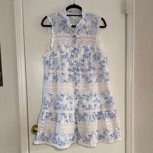 Entro Women’s Tiered White And Blue Floral Print Dress NWOT